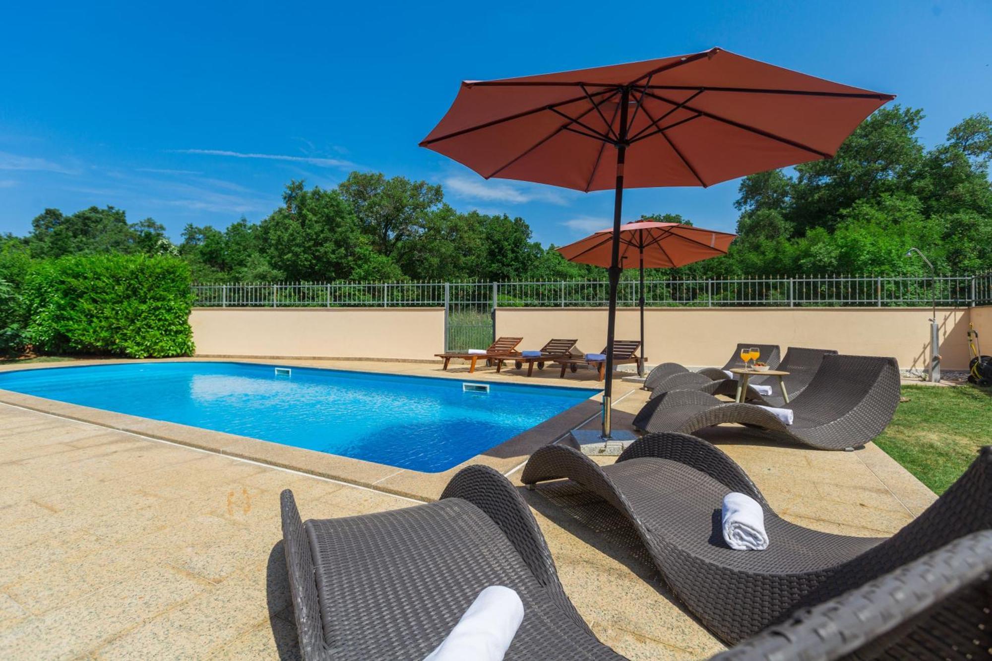 Marea 2 Mit Pool, 200m Vom Appartement